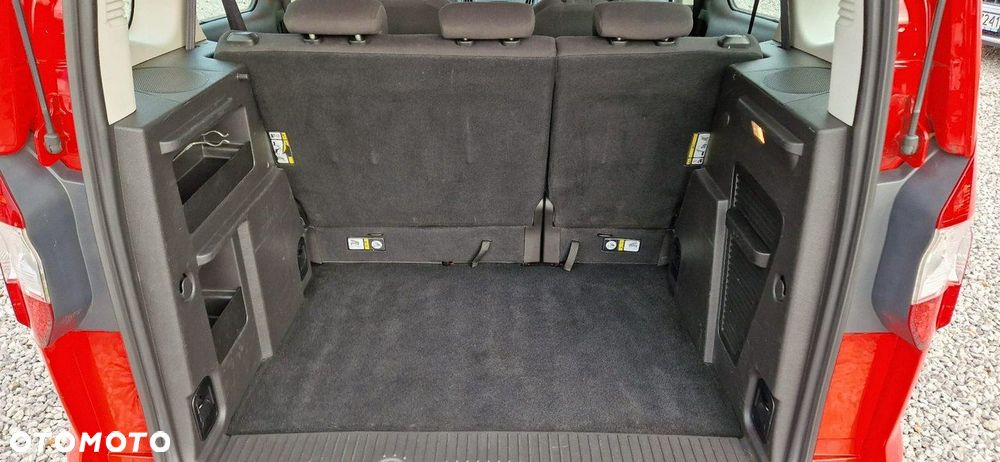 Ford Tourneo Courier - 11