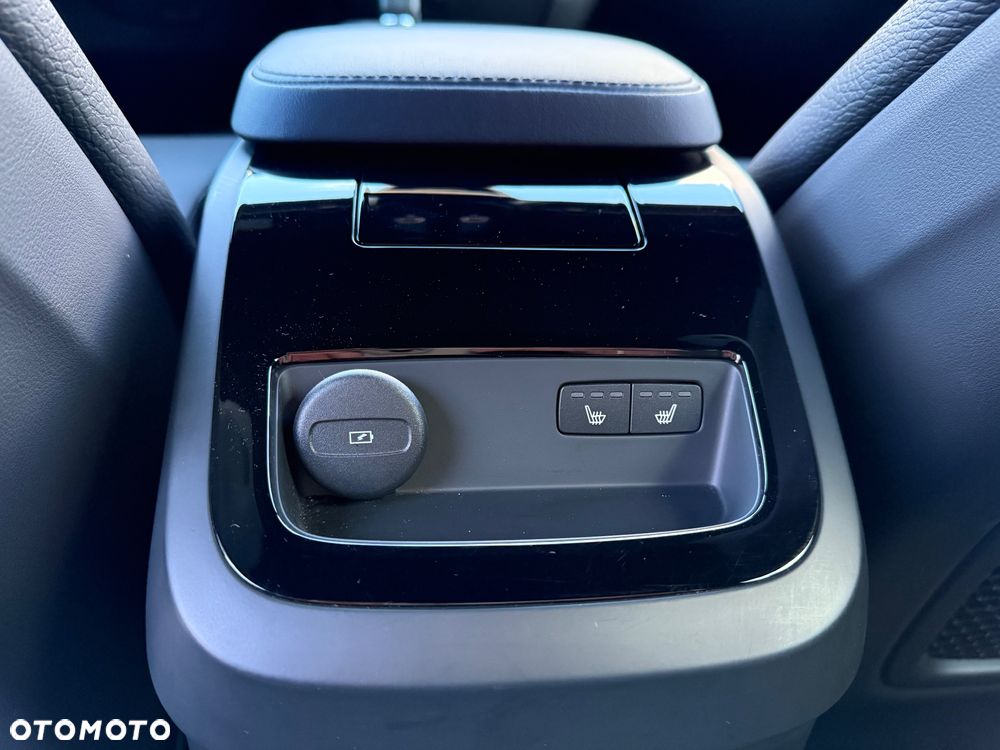 Volvo V60 T6 AWD Plug-In Hybrid Plus Dark - 33