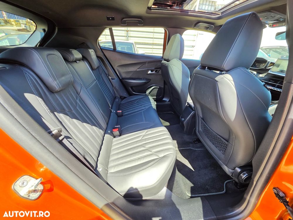 Peugeot 2008 PureTech 130 EAT8 GT - 17