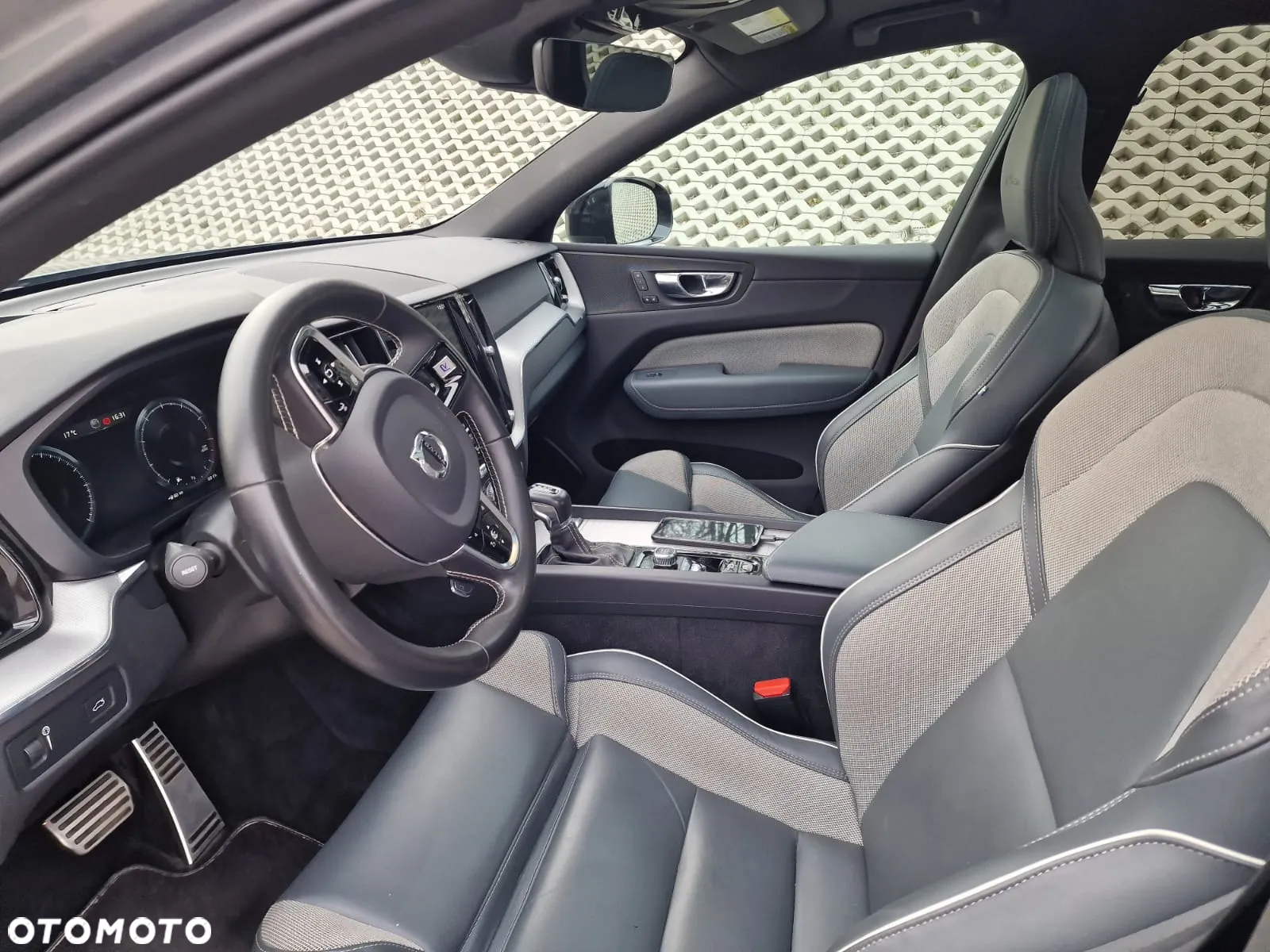 Volvo XC 60 T6 AWD Geartronic RDesign - 8