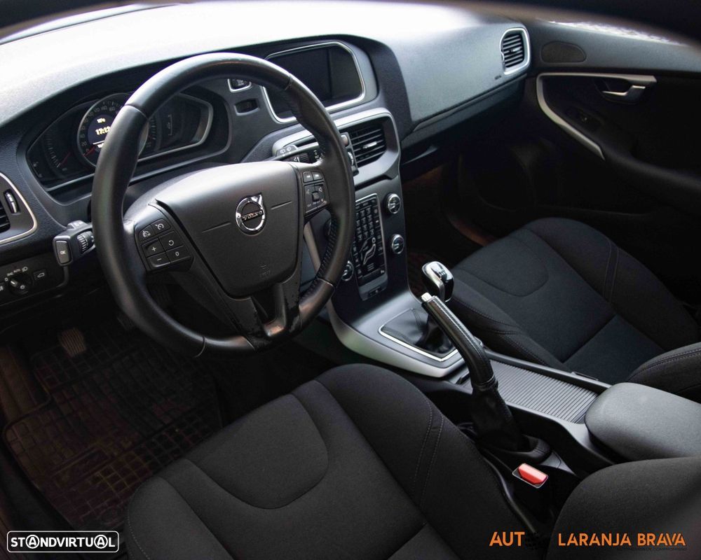 Volvo V40 D2 Kinetic - 22