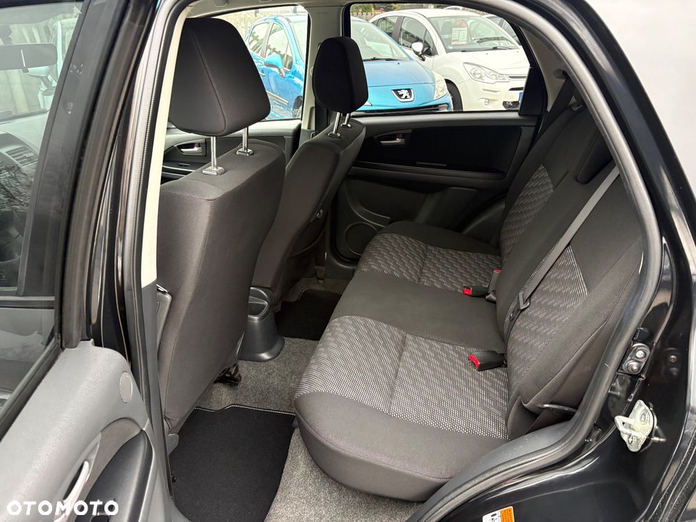 Suzuki SX4 1.6 GLX / Comfort - 24