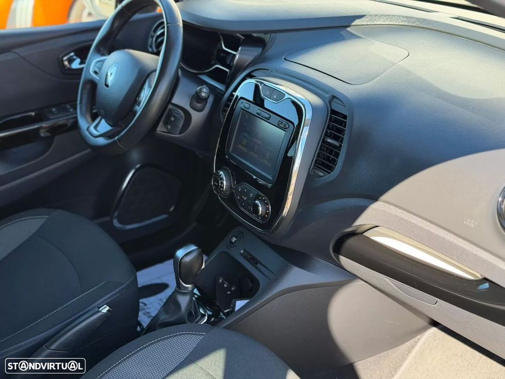 Renault Captur TCe 120 EDC Dynamique — fotografia 8
