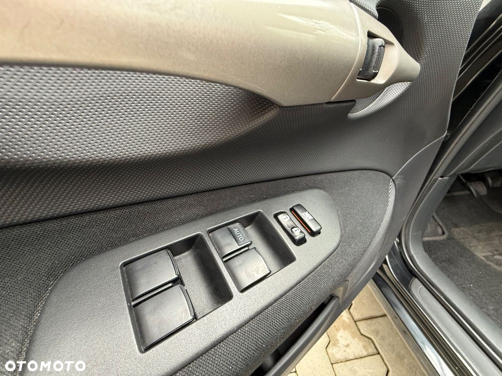 Toyota Auris 2.0 D-4D Sol - 15