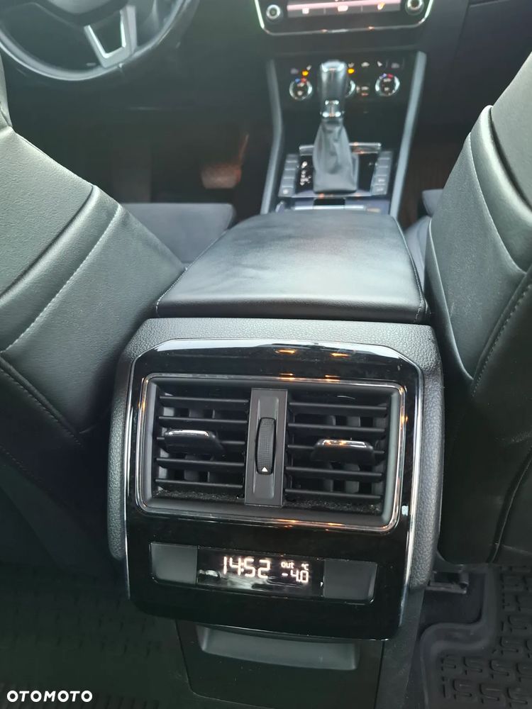 Skoda Superb 1.8 TSI Ambition DSG - 11