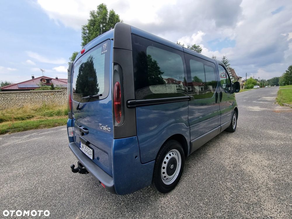 Renault Trafic Passenger - 12