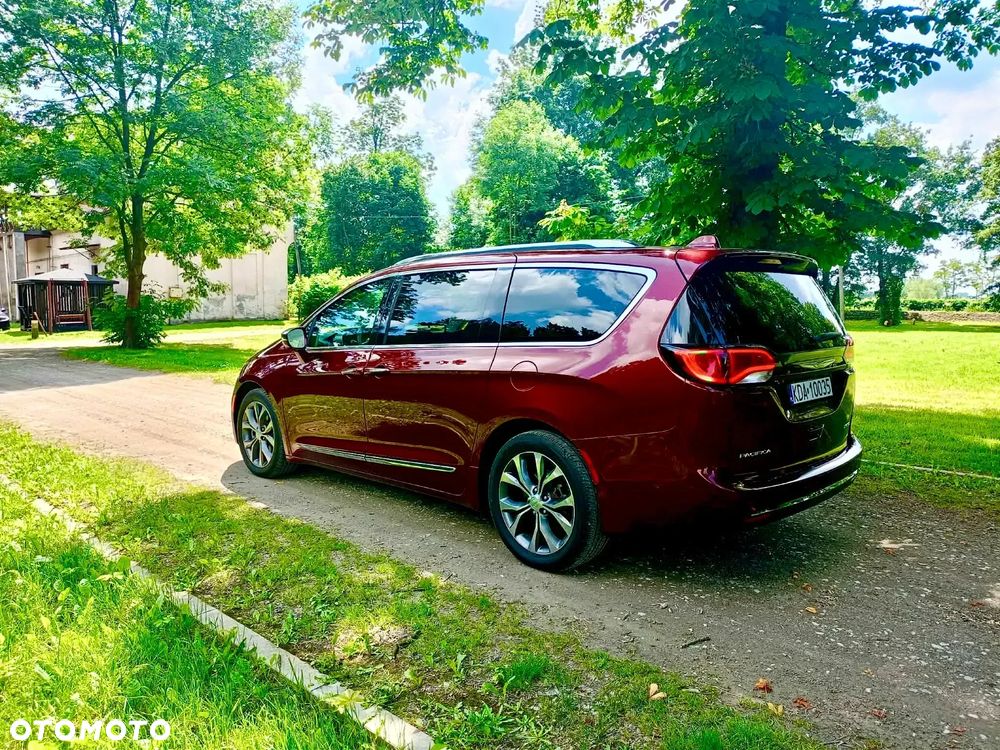 Chrysler Pacifica - 3