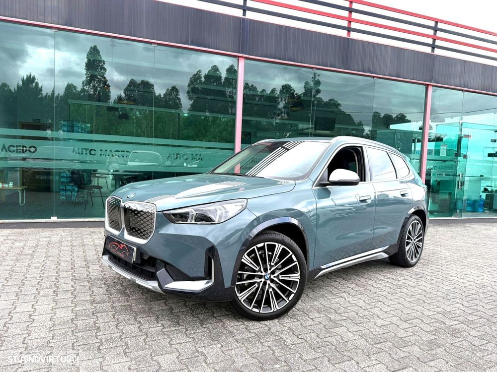 BMW iX1 xDrive30 - 1