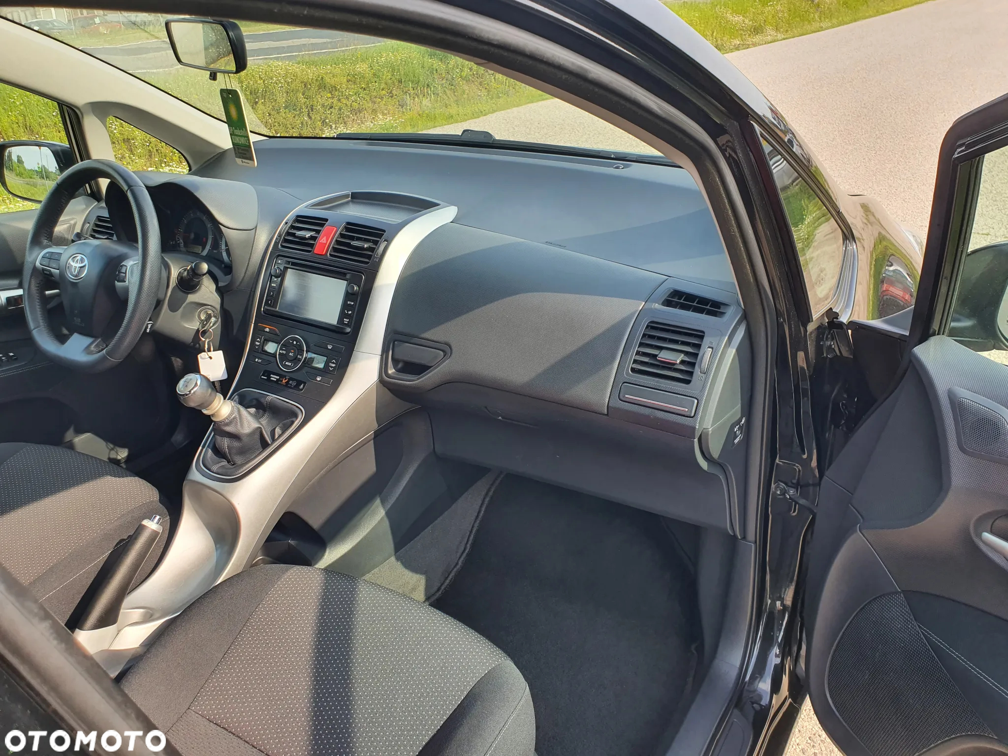 Toyota Auris 1.6 Sol - 12