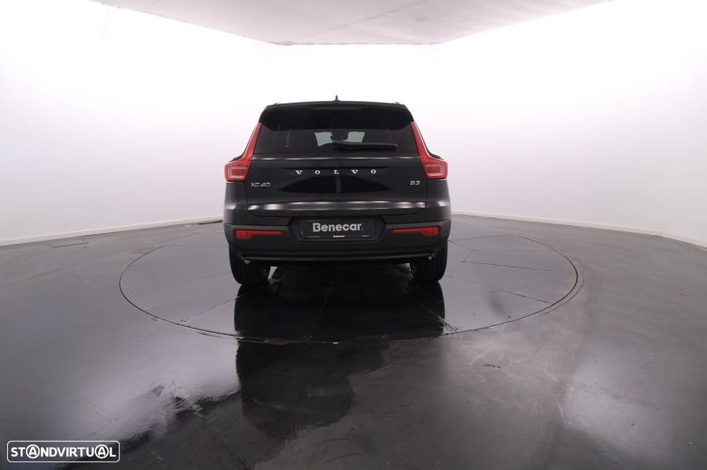 Volvo XC 40 2.0 B3 Plus Dark - 7