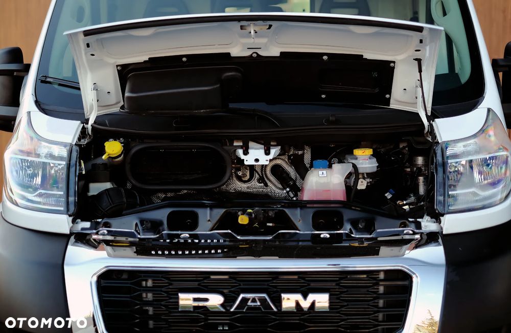 Dodge RAM PROMASTER 2500 - 13