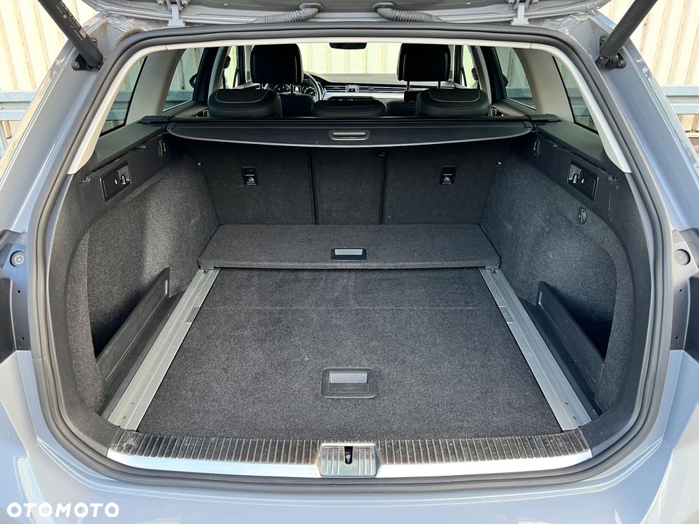 Volkswagen Passat Alltrack 2.0 TDI SCR DSG 4Motion - 39