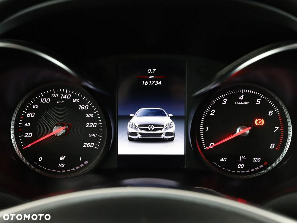 Mercedes-Benz Klasa C 200 9G-TRONIC AMG Line - 23