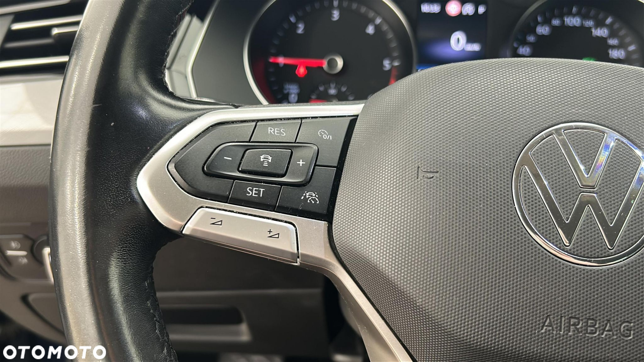 Volkswagen Passat - 23