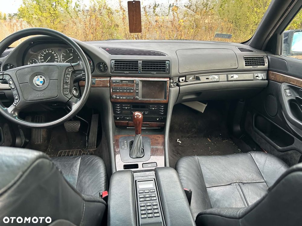 BMW Seria 7 735i - 7
