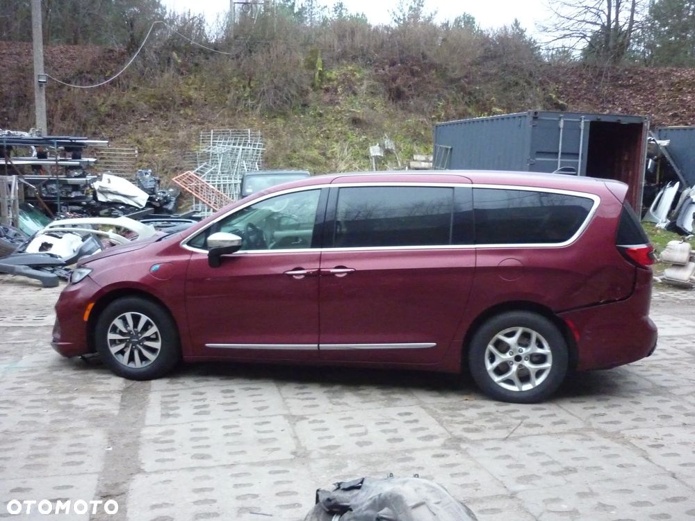 Chrysler Pacifica - 9