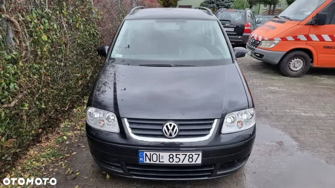 Volkswagen Touran 2.0 FSI Highline Tiptr - 14