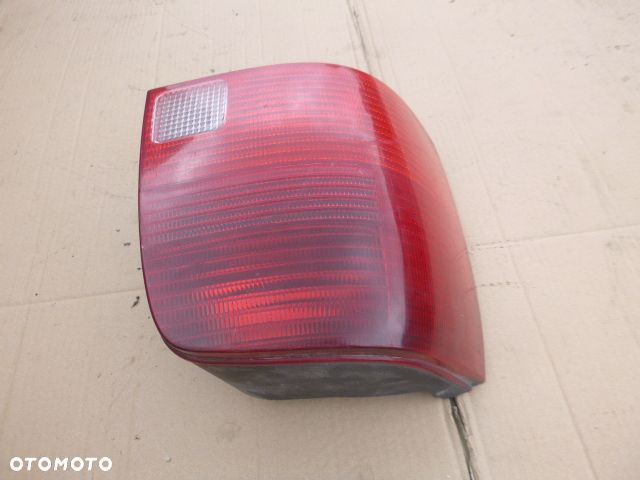 LAMPA LEWY TYŁ LEWA TYLNA VOLKSWAGEN PASSAT B5 KOMBI 96-00 - 4
