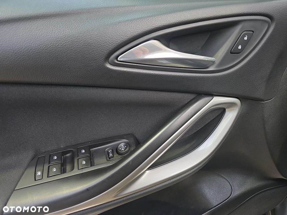 Opel Astra 1.2 T GS S&S - 10