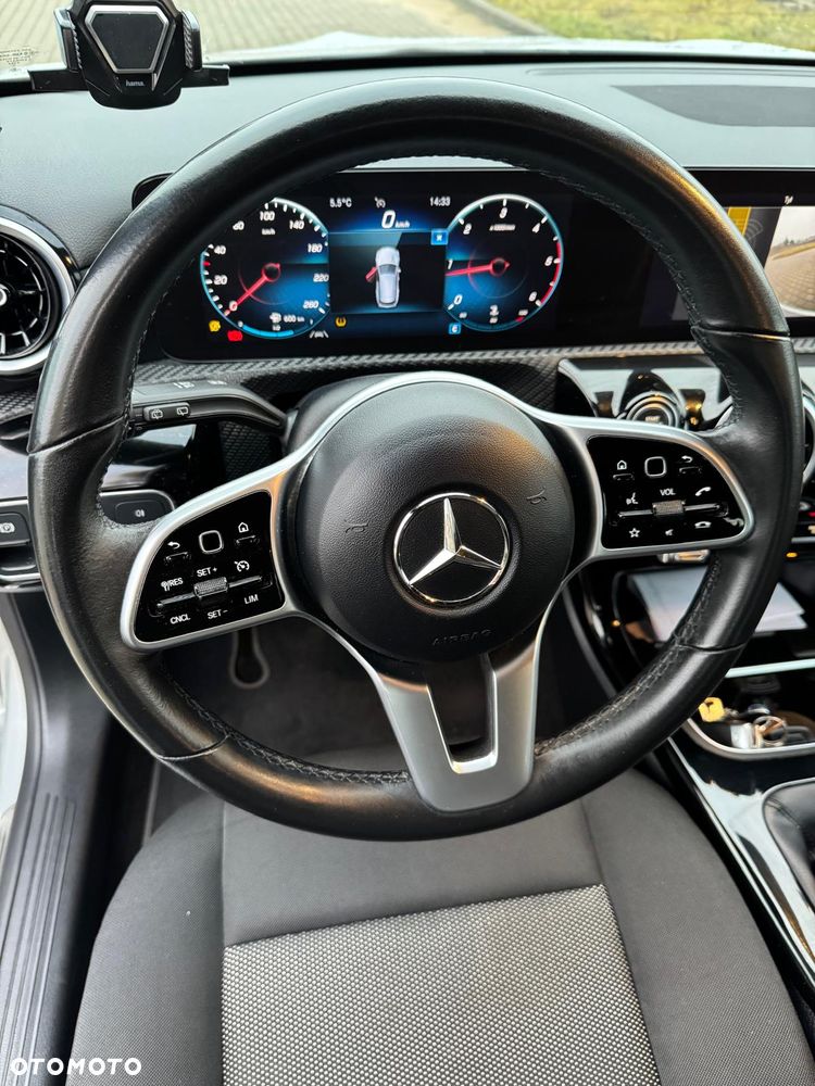 Mercedes-Benz CLA 180 d - 17