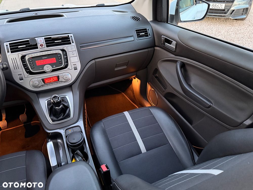 Ford Kuga 2.0 TDCi 4x4 Titanium - 24