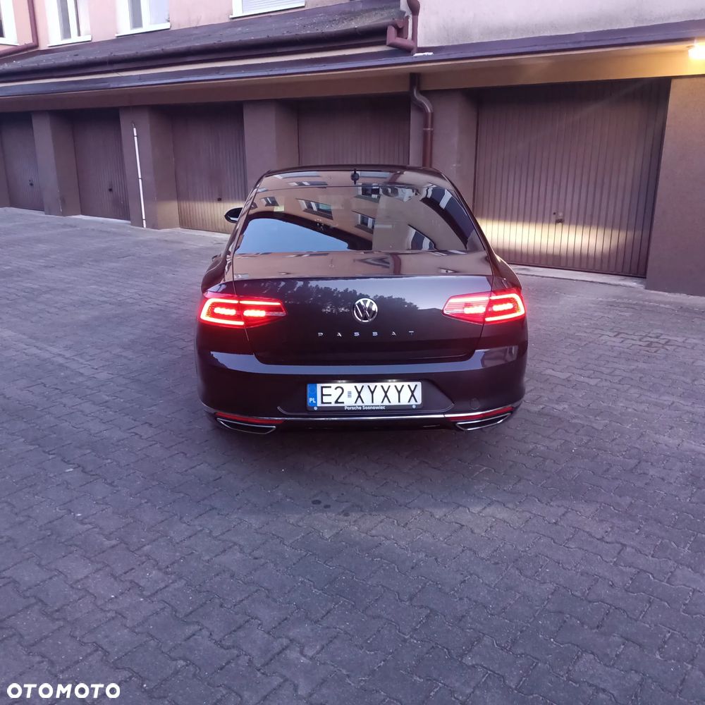 Volkswagen Passat - 25