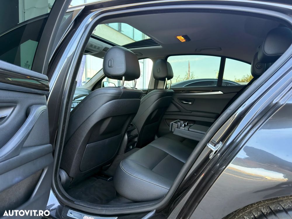 2014 BMW Seria 5 520d Sport-Aut., photograph 9
