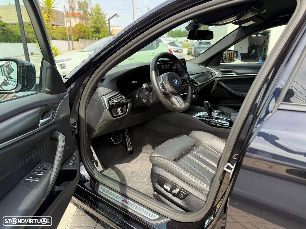 BMW 530 e Pack Desportivo M - 14