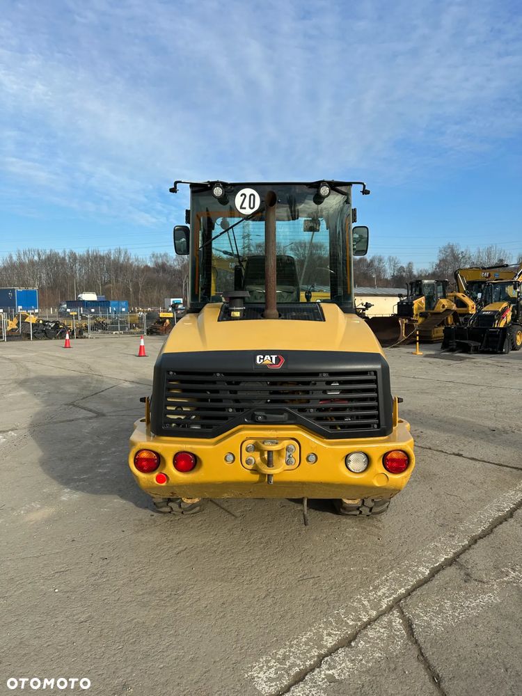 Caterpillar 907M - 6