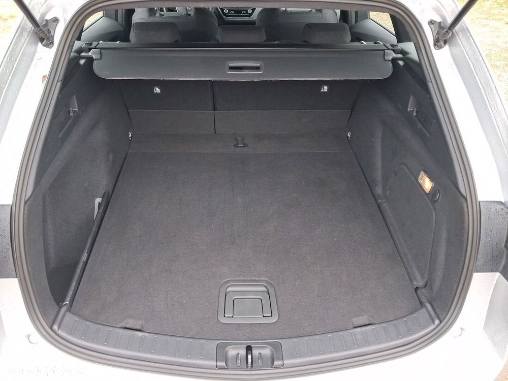 Toyota Corolla 2.0 Hybrid Comfort - 12