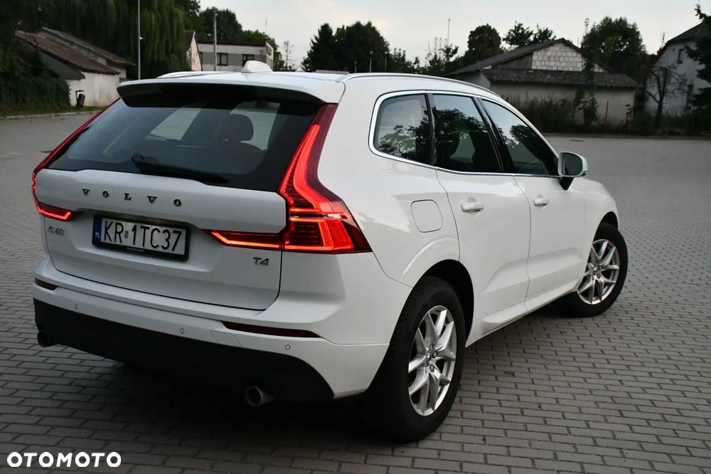 Volvo XC 60 T4 Momentum Pro - 14