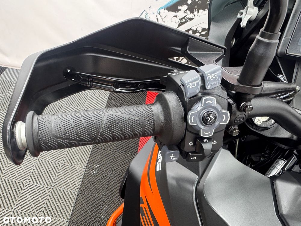 KTM Super Adventure - 25