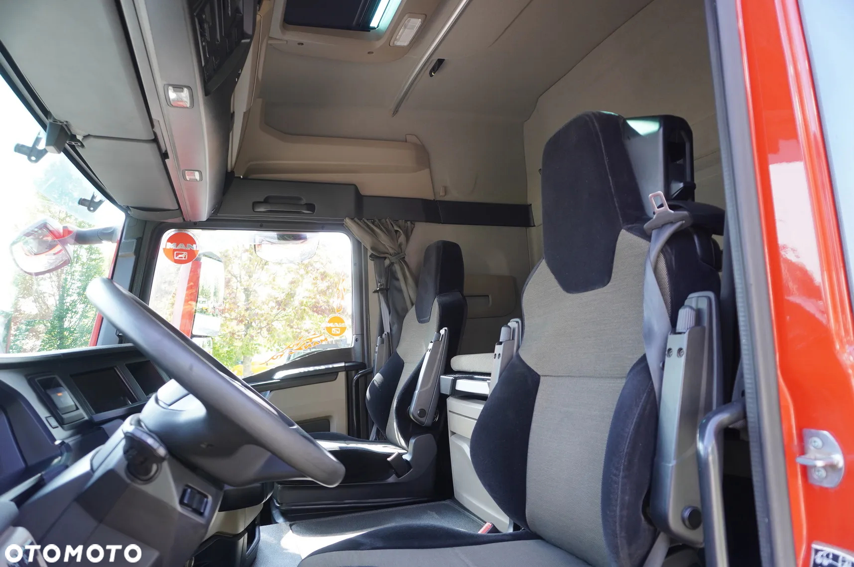 MAN TGS 33.510 / 6x4 / Kab. sypialna - 16