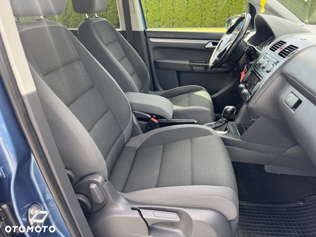 Volkswagen Touran - 22