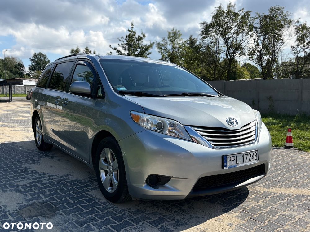 Toyota Sienna 3.5 V6 SE - 2