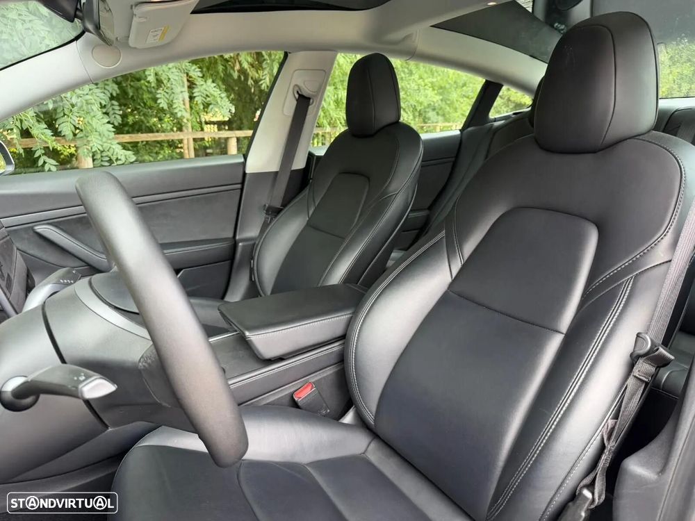 Tesla Model 3 Standard Range Plus RWD — fotografia 28