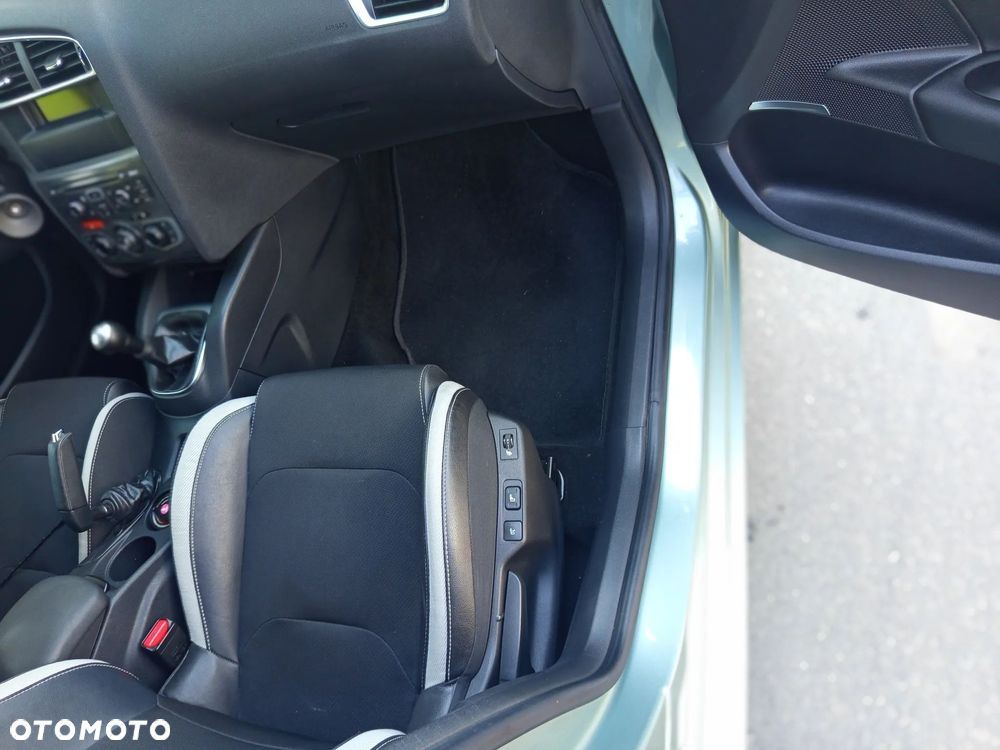 Citroën C4 VTi 120 Exclusive - 23