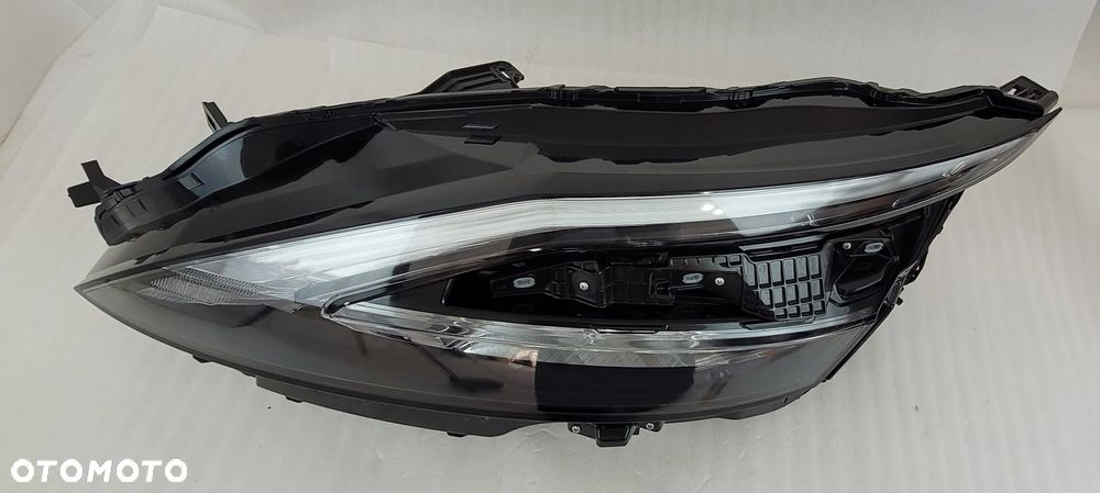 LAMPA LEWA PRZÓD NISSAN QASHQAI III J12 2021- KOITO 100-8D02F 26060-6HN2C - 3