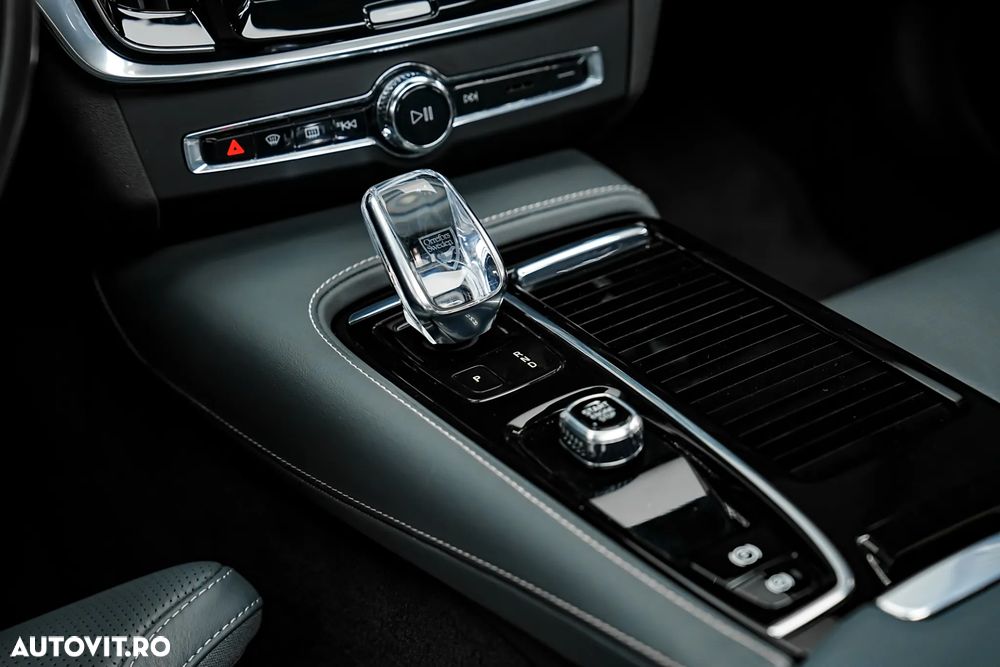 Volvo S90 T8 Recharge AWD Geartronic Inscription - 39