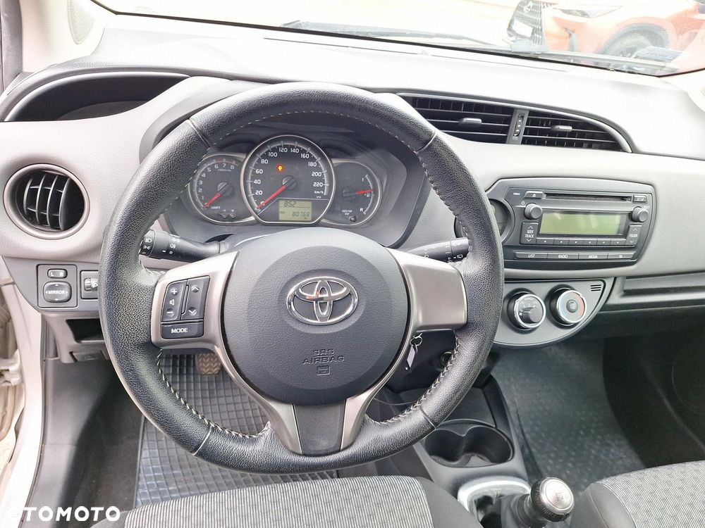 Toyota Yaris 1.0 Active EU6 - 15