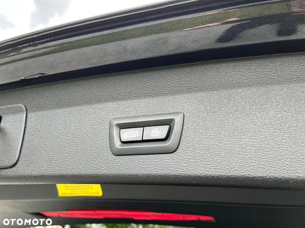 BMW X1 sDrive18d - 13