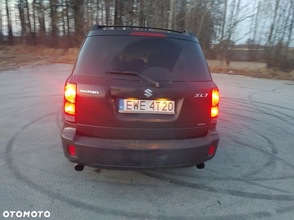 Suzuki XL7 - 18
