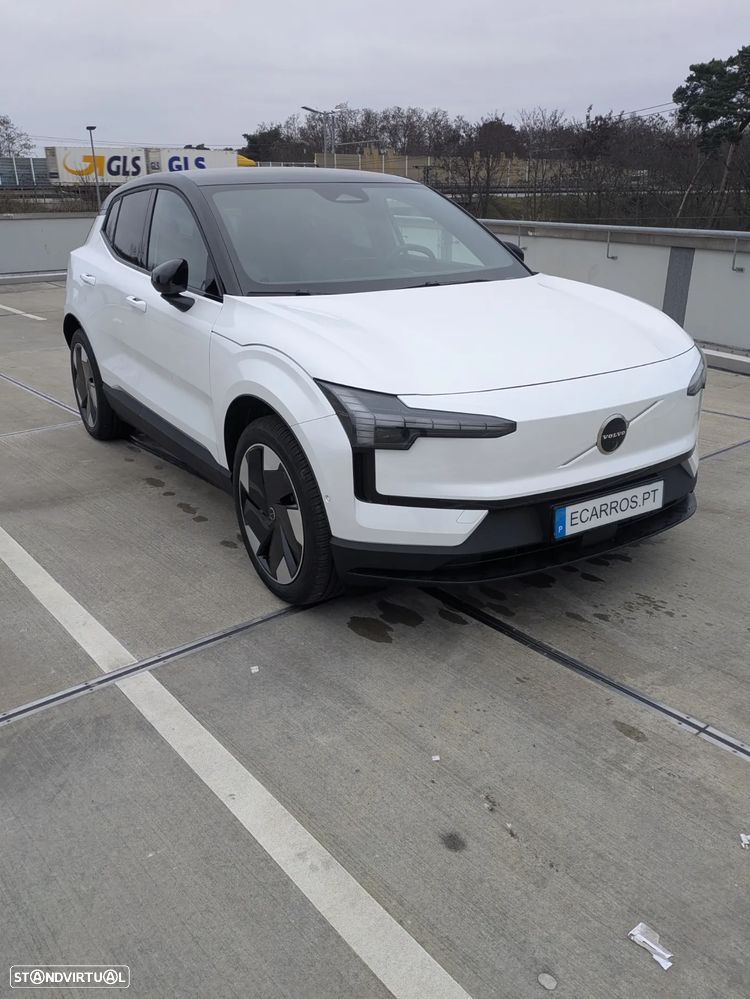 Volvo EX30 Single Motor Extended Range RWD Ultra - 9