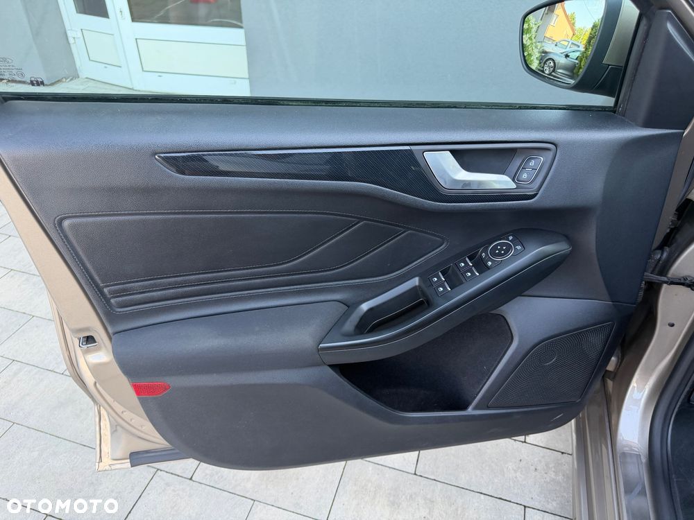 Ford Focus 1.5 EcoBoost ST-Line - 11