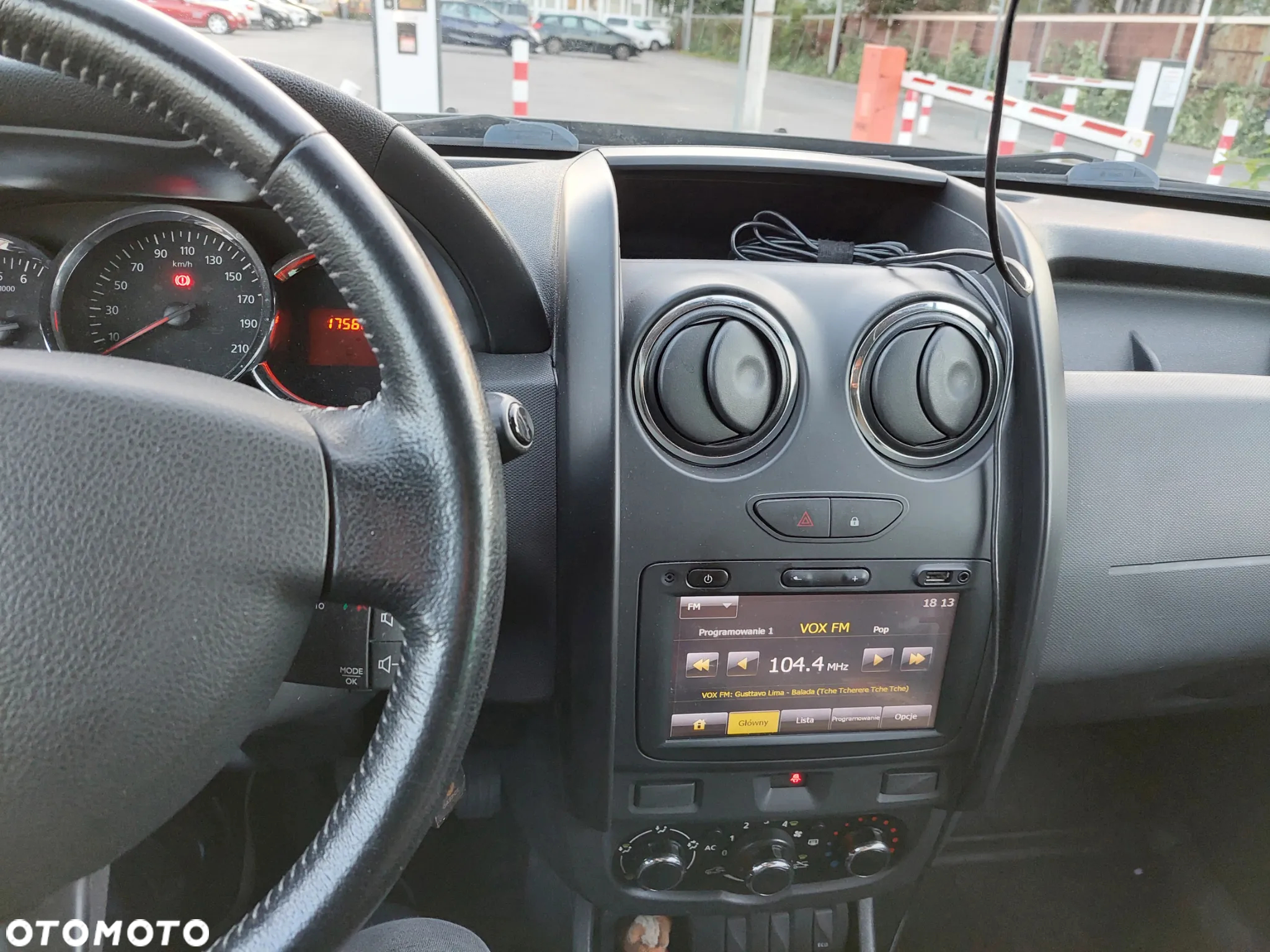 Dacia Duster 1.6 Blackstorm - 10