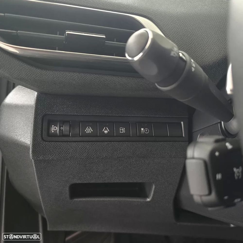 Peugeot 3008 1.6 Hybrid Allure Pack e-EAT8 - 33