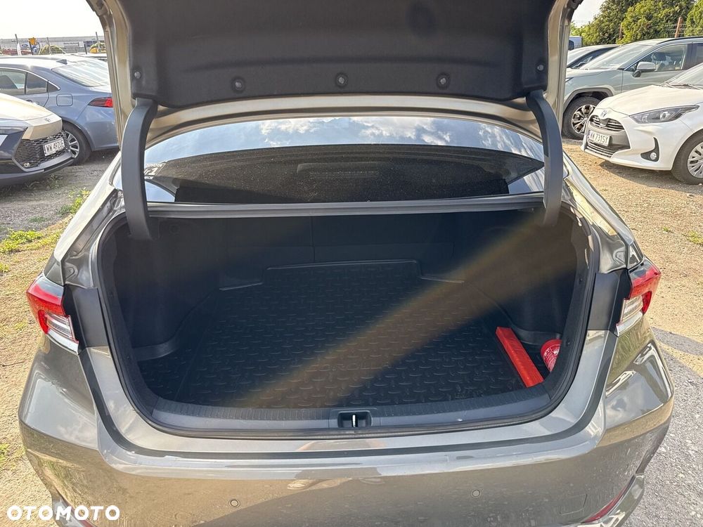 Toyota Corolla 1.8 Hybrid Executive - 14