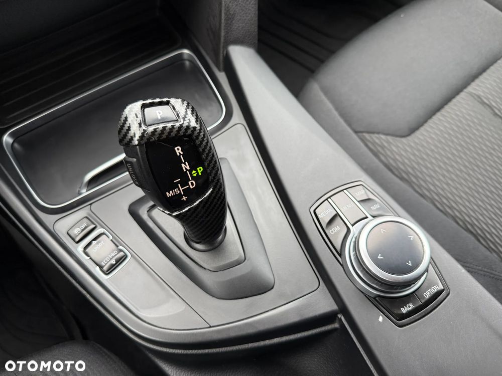 BMW Seria 3 318d Edition M Sport Shadow - 19