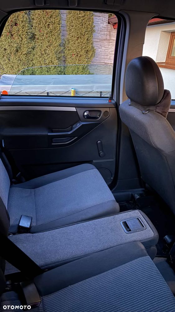 Opel Meriva 1.6 16V Essentia - 12