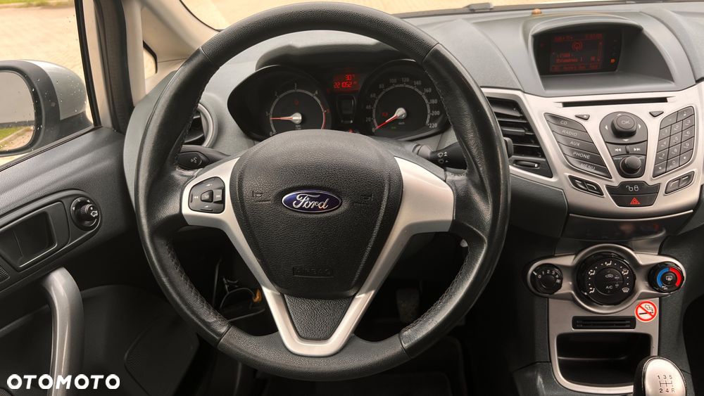 Ford Fiesta 1.6 TDCi Silver X - 14